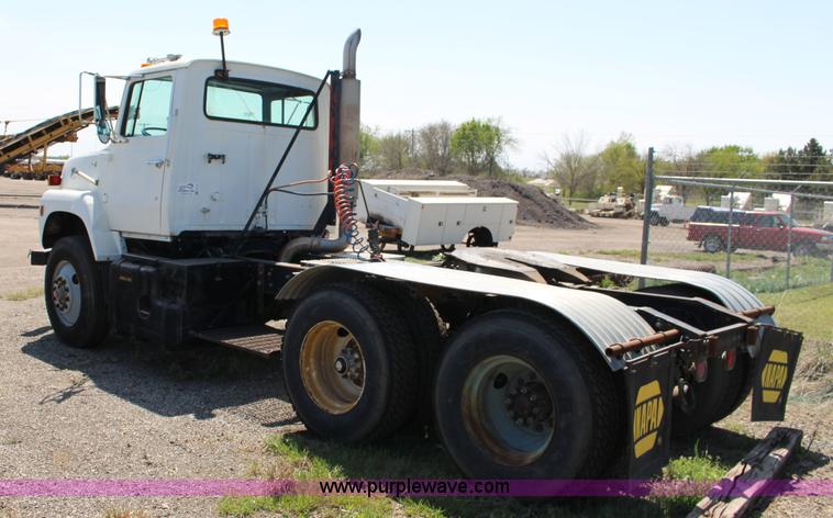 image for item F7716 1987 Ford semi truck