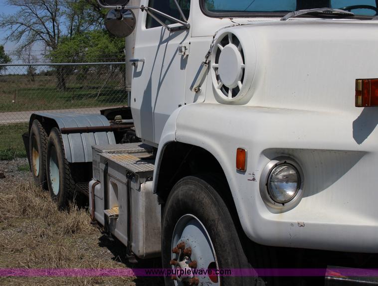 image for item F7716 1987 Ford semi truck