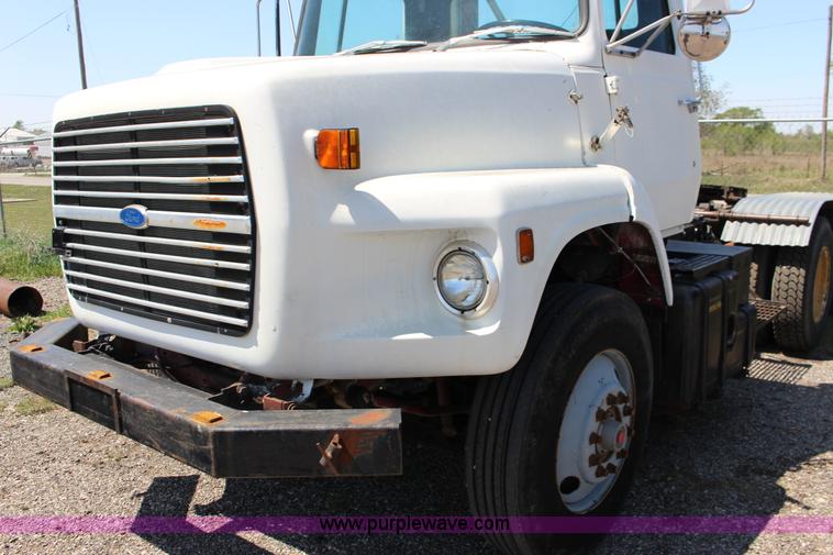 image for item F7716 1987 Ford semi truck