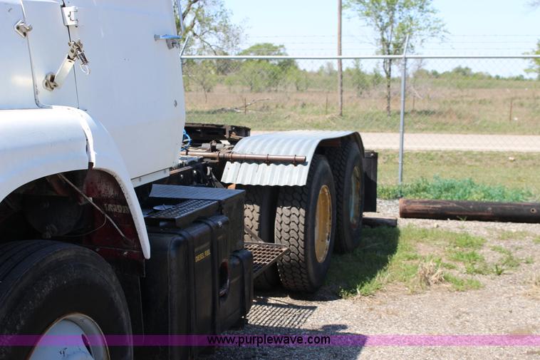 image for item F7716 1987 Ford semi truck
