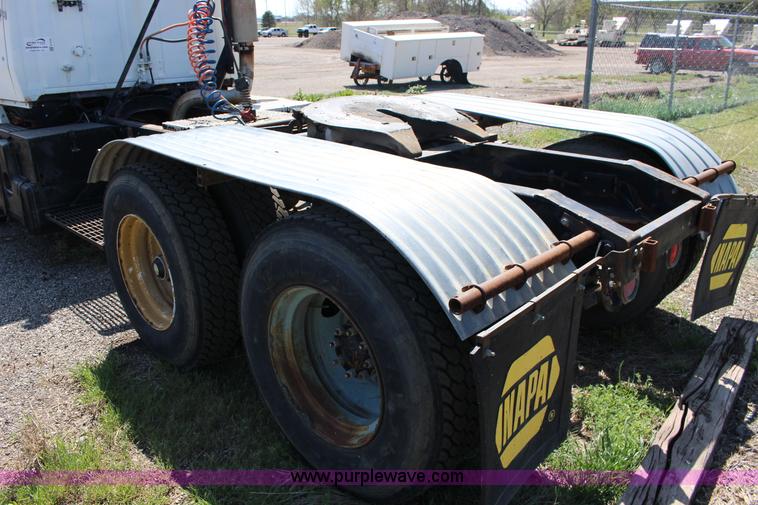 image for item F7716 1987 Ford semi truck