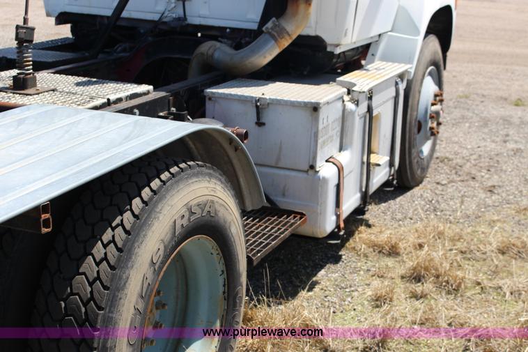 image for item F7716 1987 Ford semi truck