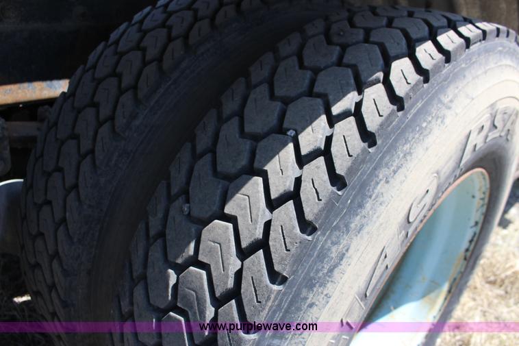 image for item F7716 1987 Ford semi truck