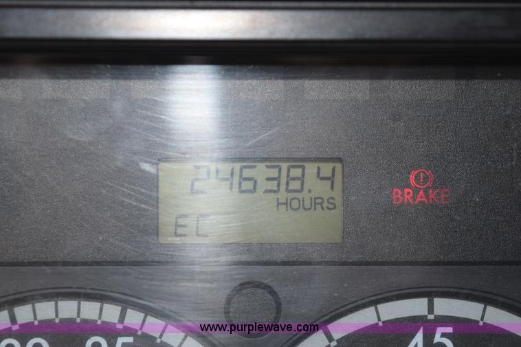 image for item H5115 2006 Freightliner Columbia semi truck