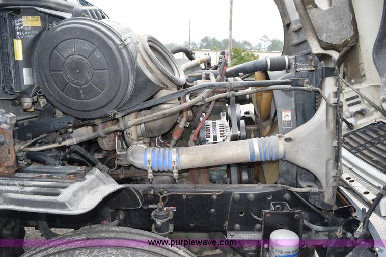 image for item H5116 2006 Freightliner Columbia semi truck