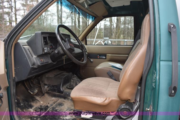 image for item H5163 1996 GMC TopKick box truck