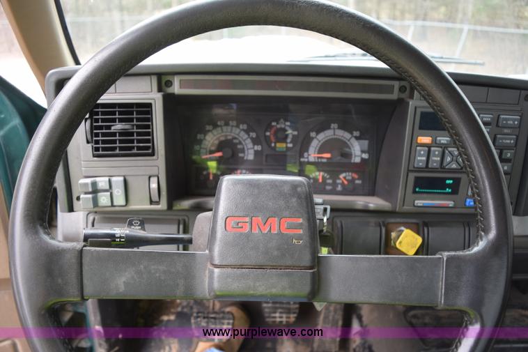 image for item H5163 1996 GMC TopKick box truck