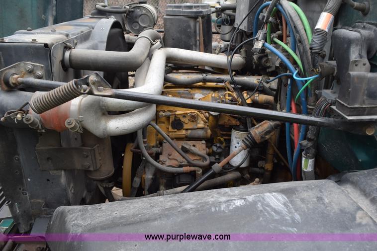 image for item H5163 1996 GMC TopKick box truck