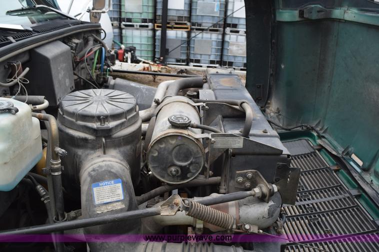 image for item H5163 1996 GMC TopKick box truck