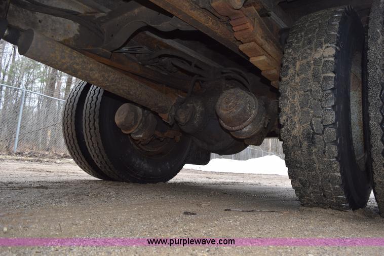 image for item H5163 1996 GMC TopKick box truck