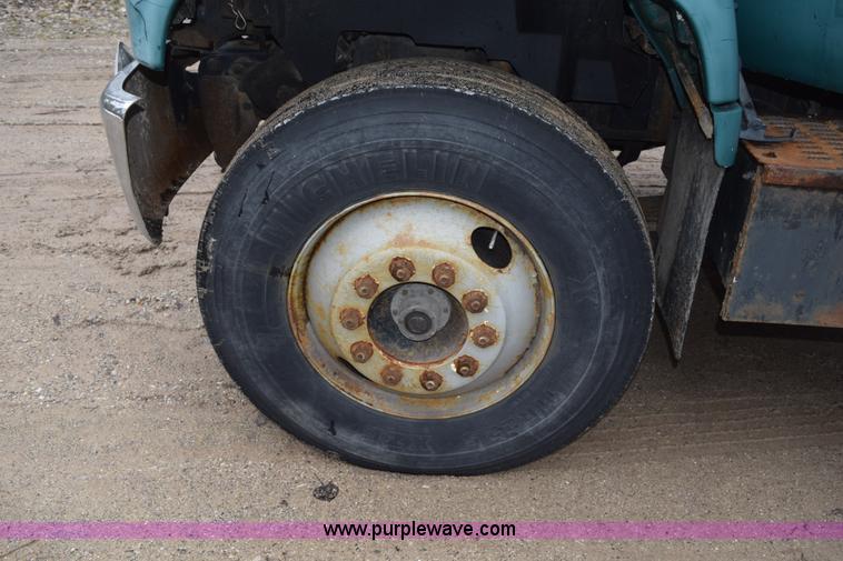 image for item H5163 1996 GMC TopKick box truck