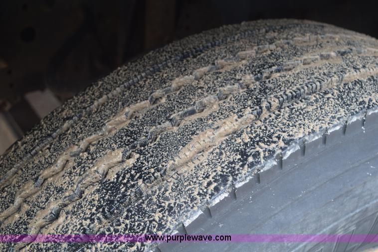 image for item H5163 1996 GMC TopKick box truck