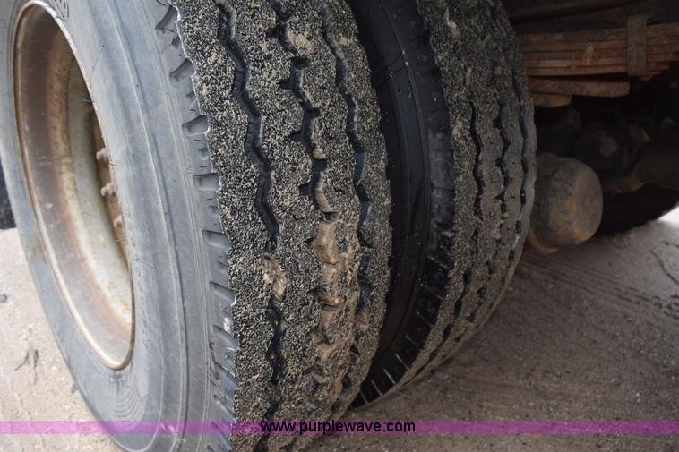 image for item H5163 1996 GMC TopKick box truck