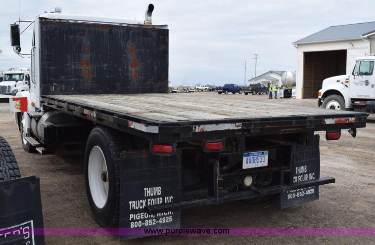image for item H5164 1995 Volvo WCA flatbed truck