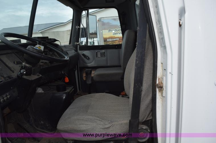 image for item H5164 1995 Volvo WCA flatbed truck