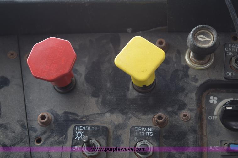 image for item H5164 1995 Volvo WCA flatbed truck