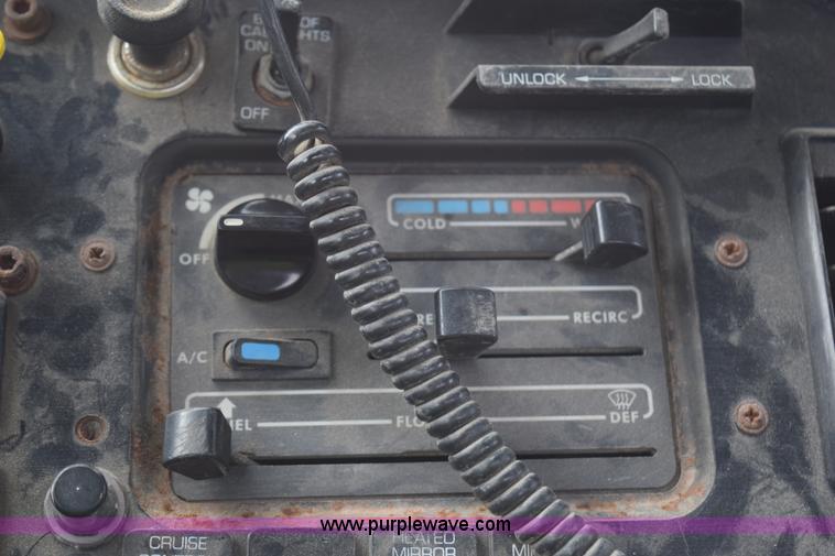 image for item H5164 1995 Volvo WCA flatbed truck