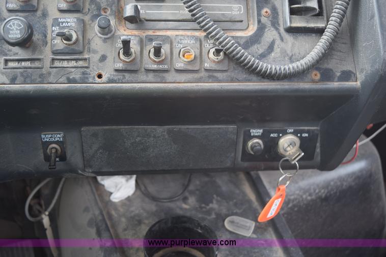 image for item H5164 1995 Volvo WCA flatbed truck