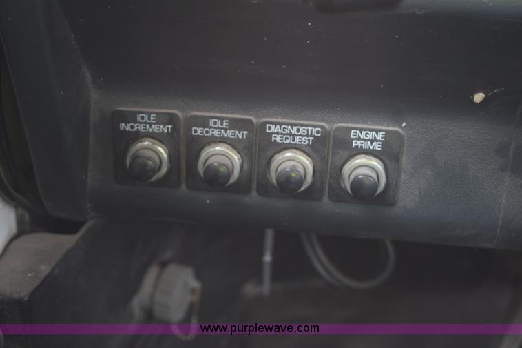 image for item H5164 1995 Volvo WCA flatbed truck