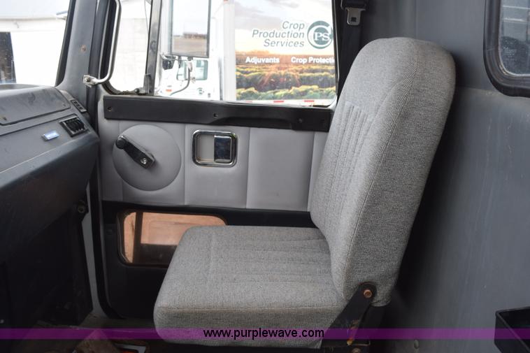 image for item H5164 1995 Volvo WCA flatbed truck