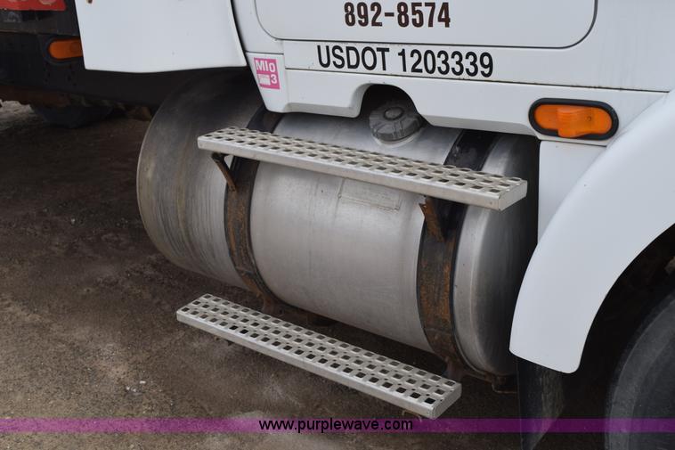 image for item H5164 1995 Volvo WCA flatbed truck