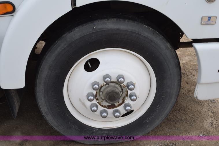 image for item H5164 1995 Volvo WCA flatbed truck