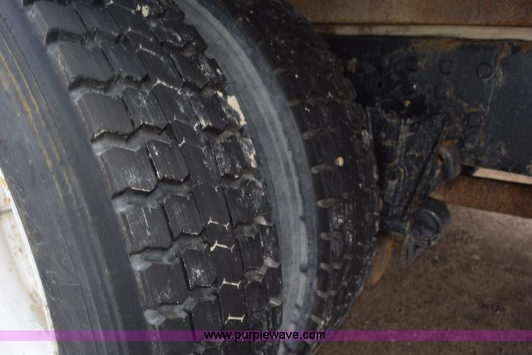 image for item H5164 1995 Volvo WCA flatbed truck