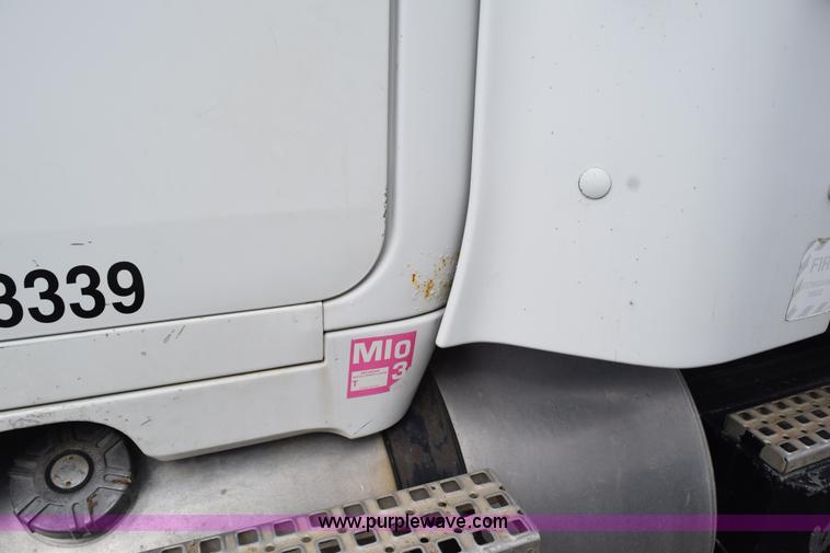 image for item H5164 1995 Volvo WCA flatbed truck