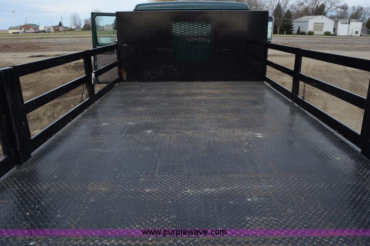 image for item H5165 1997 International 4700 flatbed truck