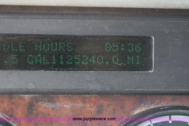 image for item H5195 2000 Freightliner Century Class semi truck