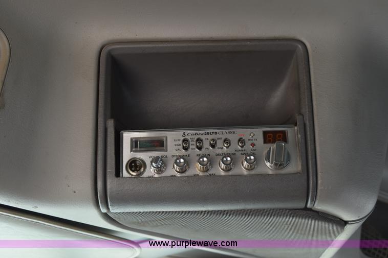 image for item H5195 2000 Freightliner Century Class semi truck