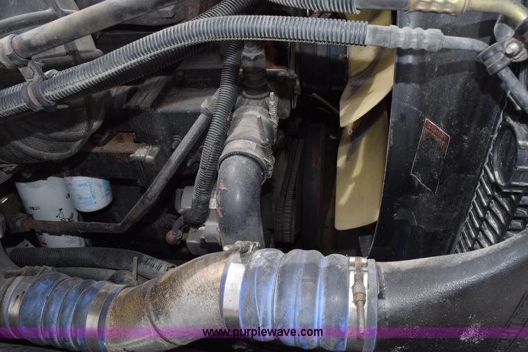 image for item H5195 2000 Freightliner Century Class semi truck