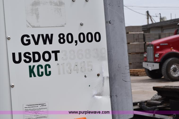 image for item H5195 2000 Freightliner Century Class semi truck