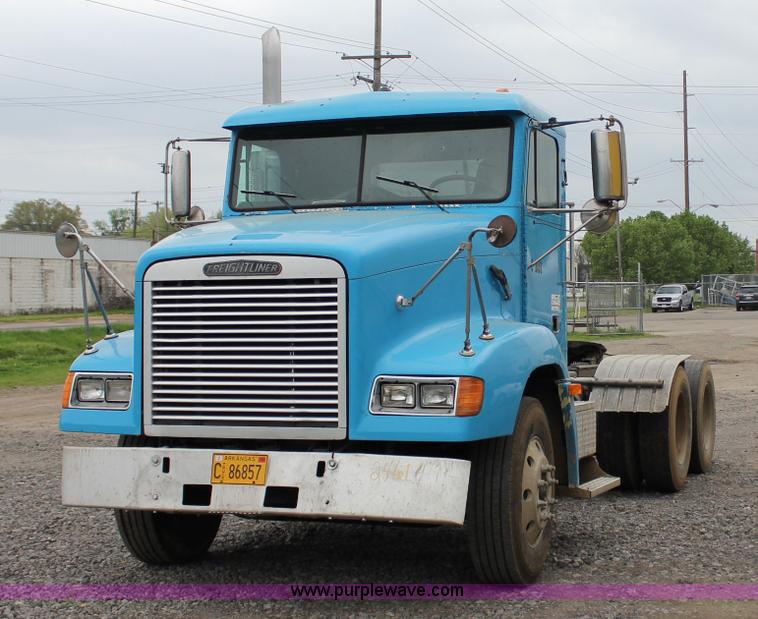 image for item I1746 1996 Freightliner FLD112 semi truck
