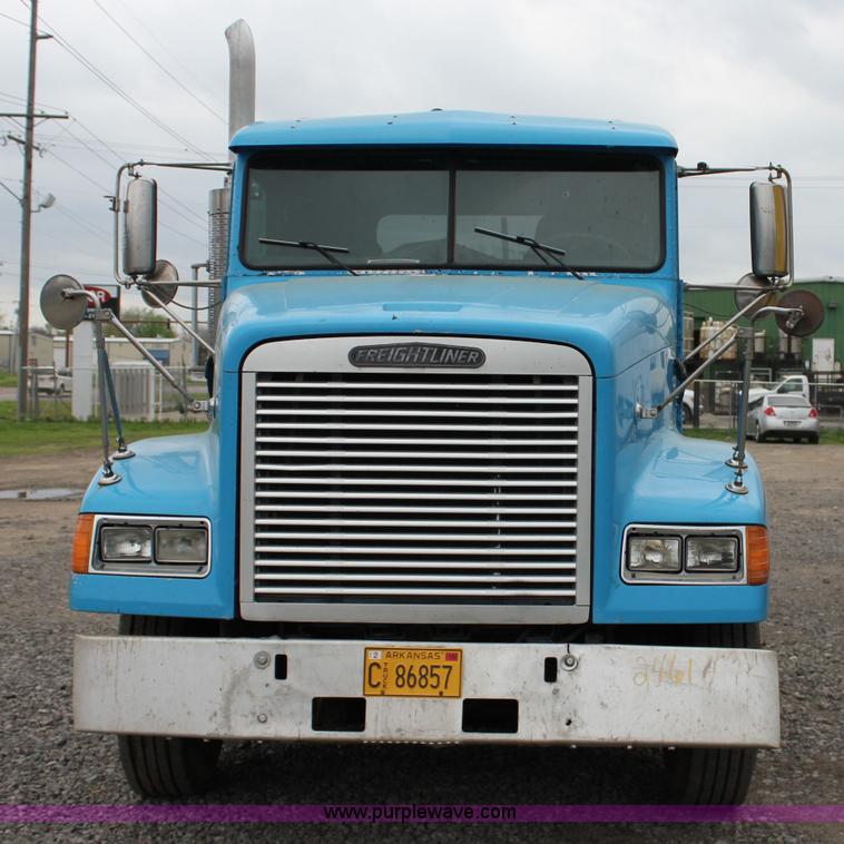 image for item I1746 1996 Freightliner FLD112 semi truck