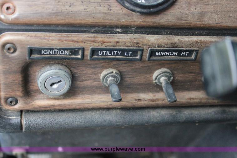 image for item I1746 1996 Freightliner FLD112 semi truck