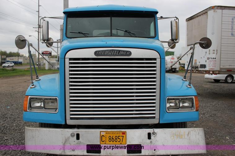 image for item I1746 1996 Freightliner FLD112 semi truck