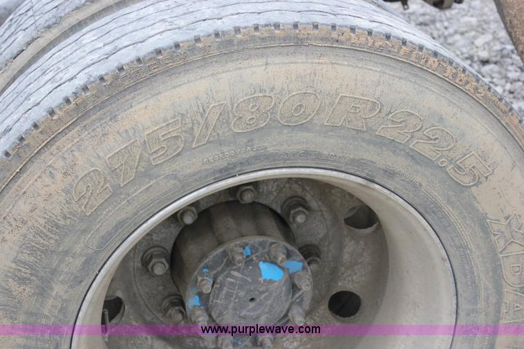 image for item I1746 1996 Freightliner FLD112 semi truck