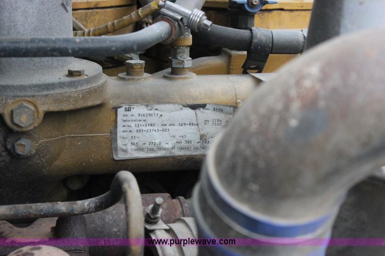 image for item I1746 1996 Freightliner FLD112 semi truck