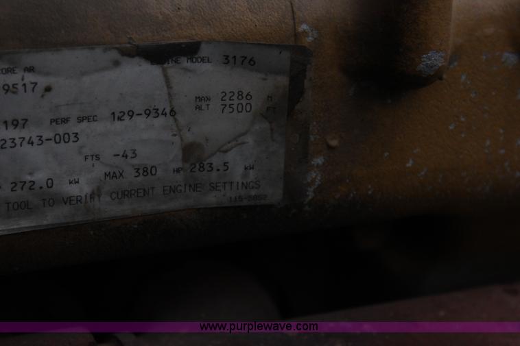 image for item I1746 1996 Freightliner FLD112 semi truck