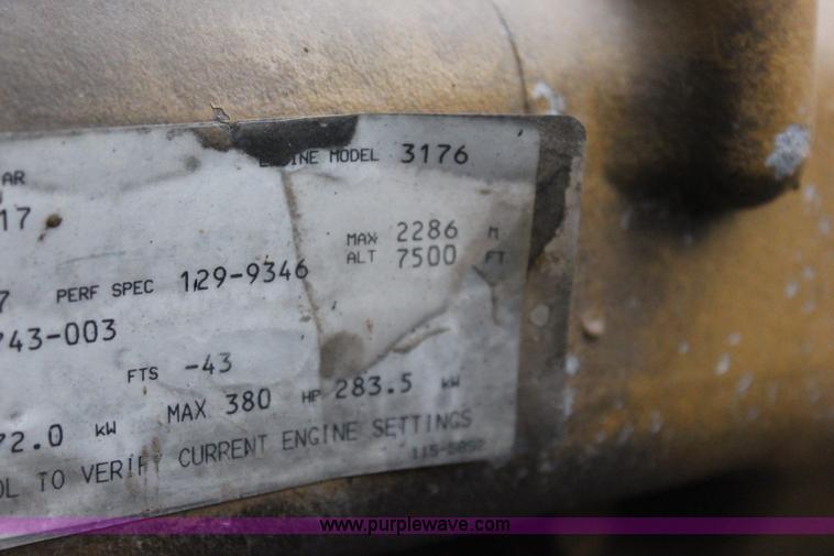 image for item I1746 1996 Freightliner FLD112 semi truck