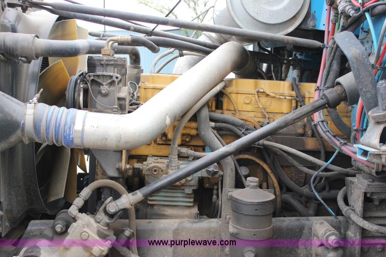 image for item I1746 1996 Freightliner FLD112 semi truck