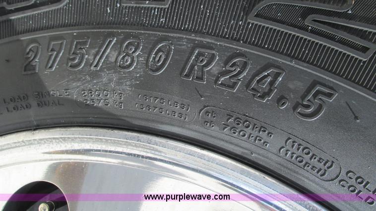 image for item I3038 2003 Peterbilt 379 semi truck