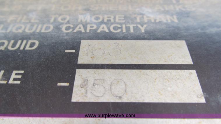 image for item I3038 2003 Peterbilt 379 semi truck