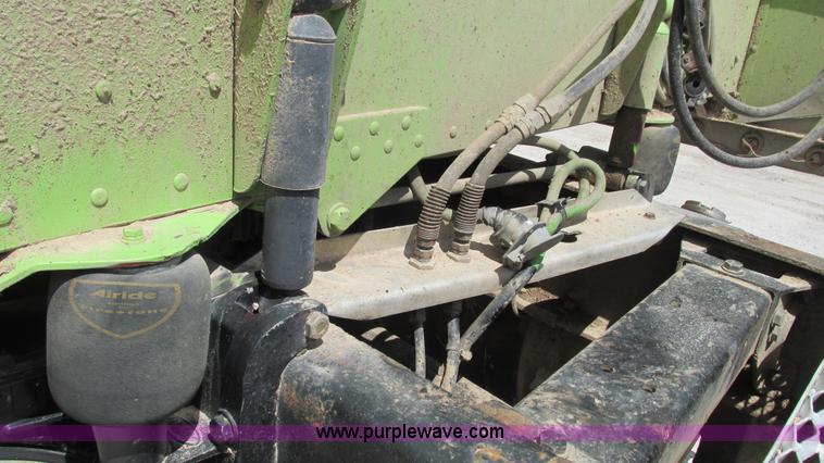 image for item I3038 2003 Peterbilt 379 semi truck