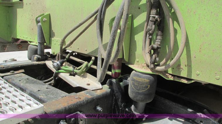 image for item I3038 2003 Peterbilt 379 semi truck