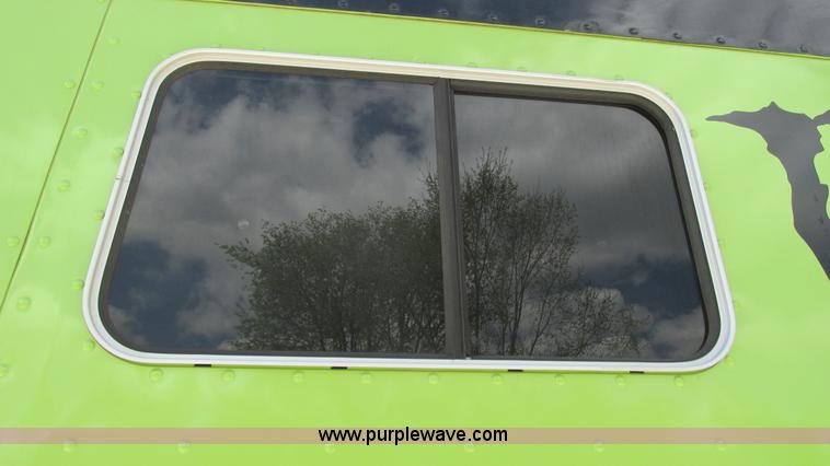 image for item I3038 2003 Peterbilt 379 semi truck