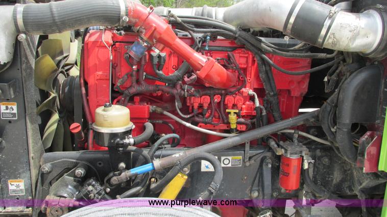 image for item I3038 2003 Peterbilt 379 semi truck