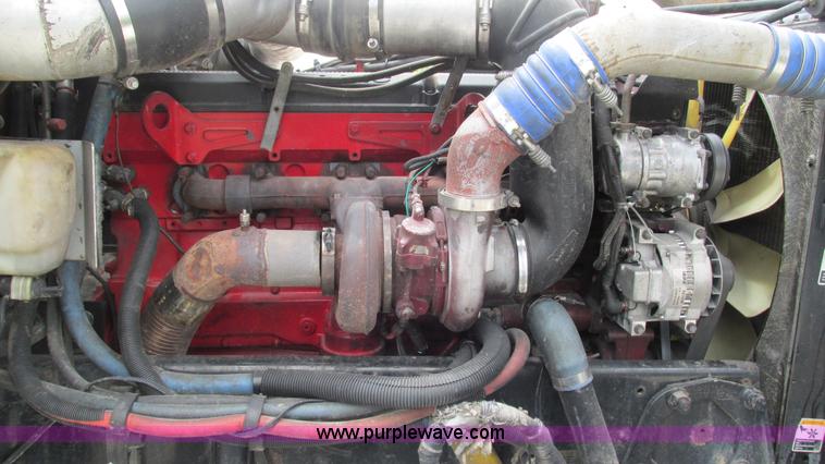 image for item I3038 2003 Peterbilt 379 semi truck