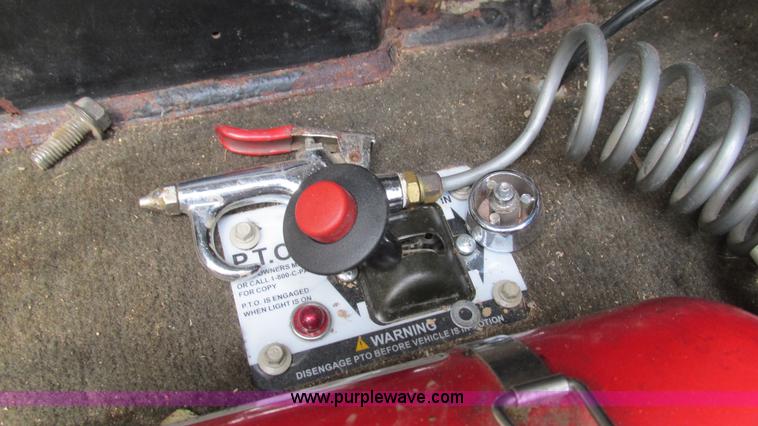 image for item I3038 2003 Peterbilt 379 semi truck